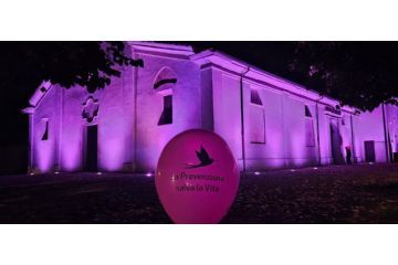 L&#39;Antica Chiesa Plebana in rosa per la prevenzione del tumore al seno